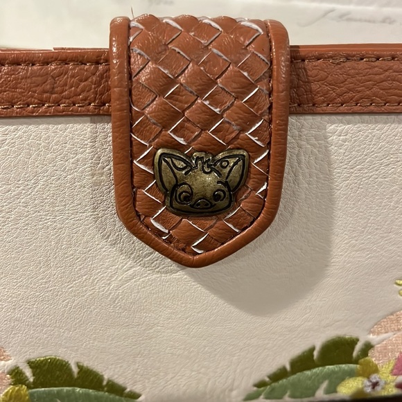 Loungefly Disney Moana Pua Floral Wallet *RARE*RETIRED* 8" x 4" x 1" - Picture 2 of 6